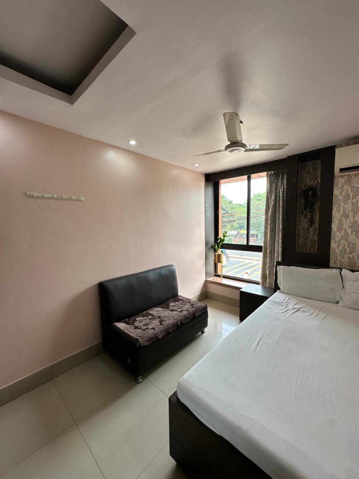 Jagannath Residency And Prasadam Hotel Kolkata Bagian luar foto