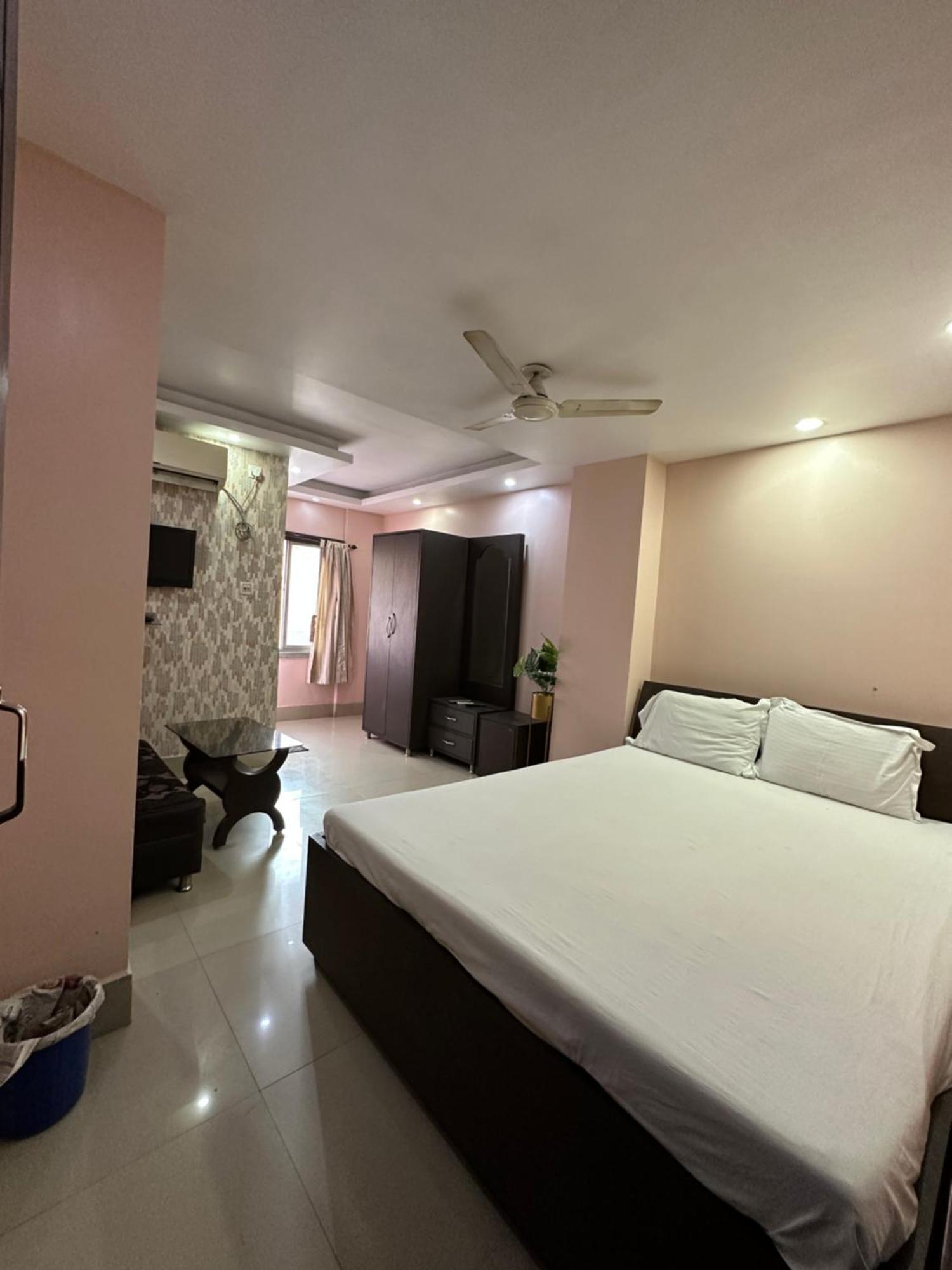 Jagannath Residency And Prasadam Hotel Kolkata Bagian luar foto